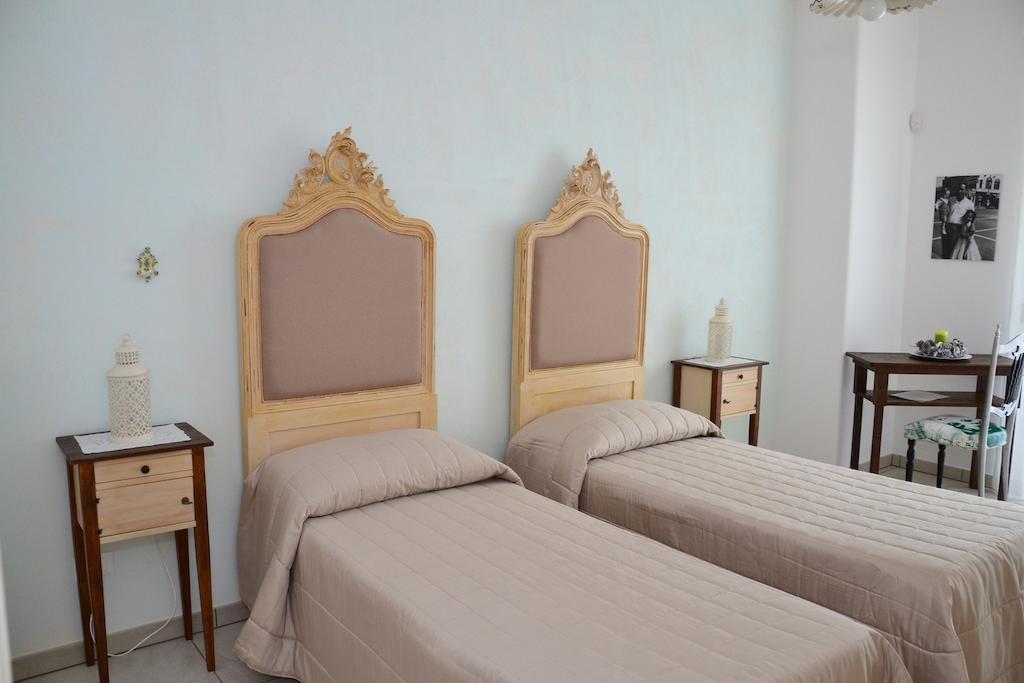 Dimora Delle Rondini Bed & Breakfast Polignano a Mare Rom bilde